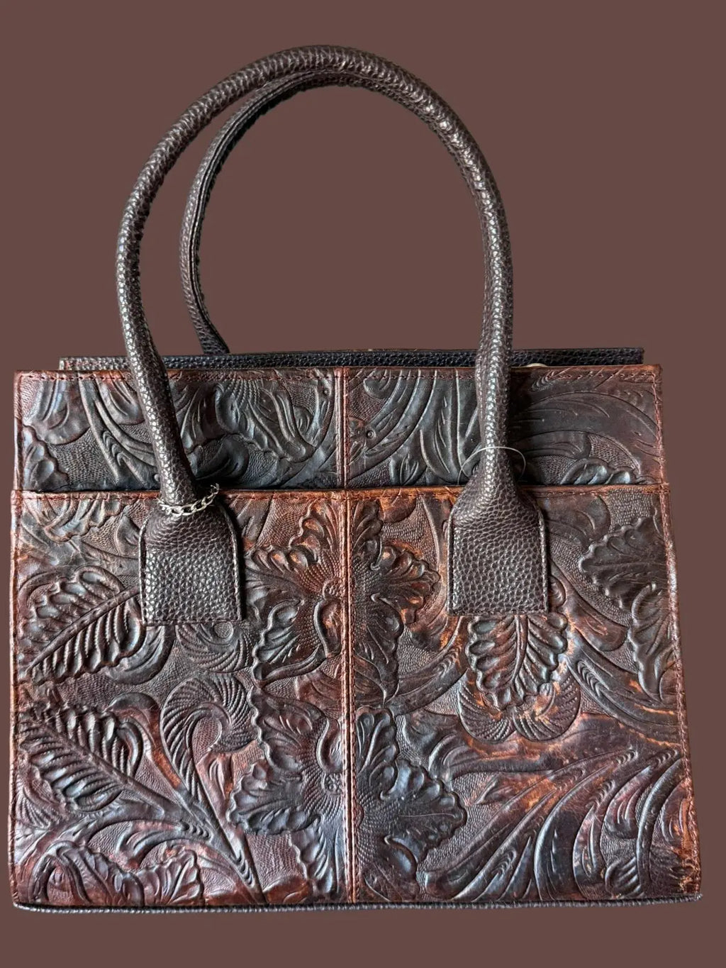 Leather Bag with Front Pocket - Functionality and Artisanal Design