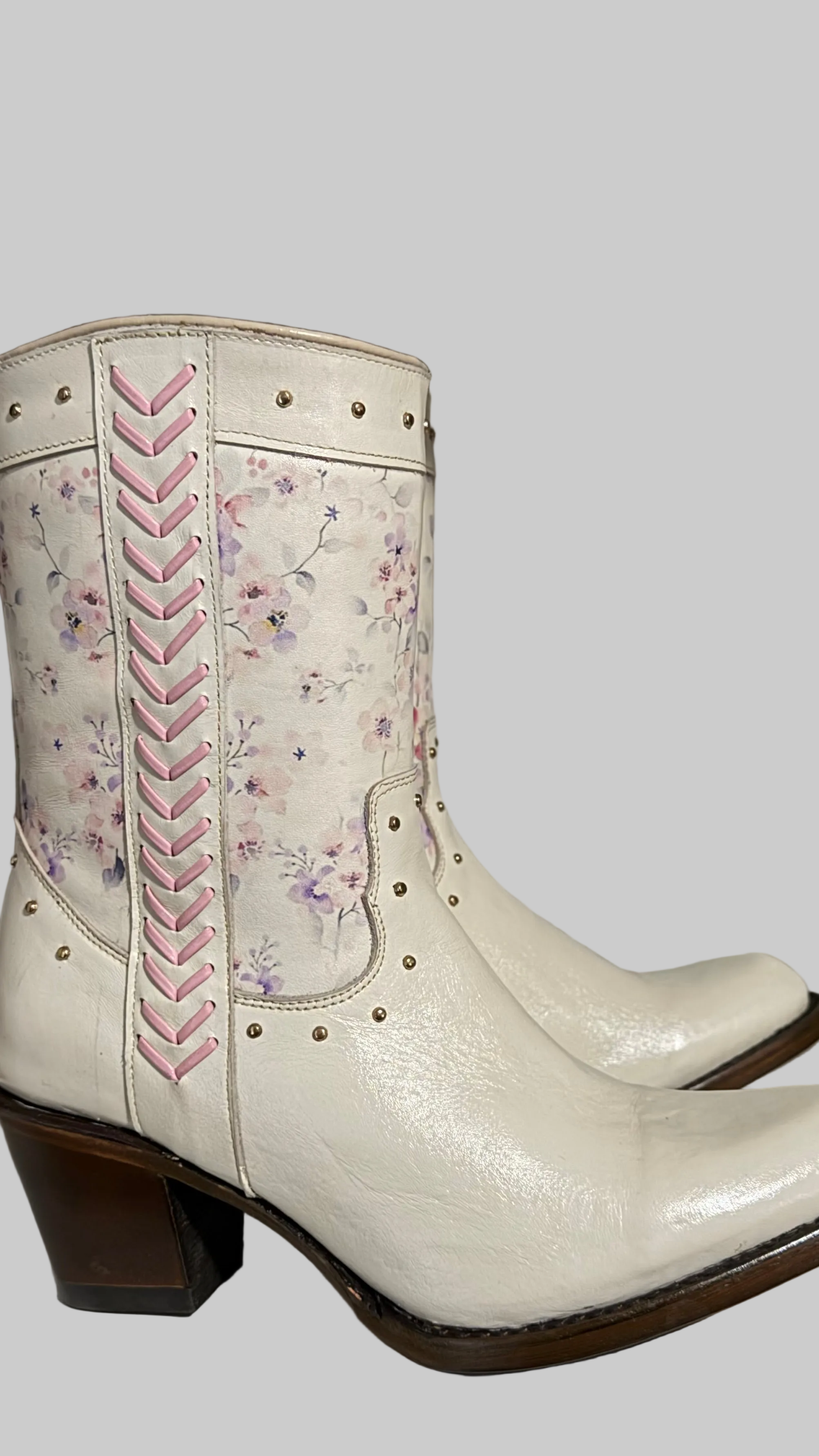 Abril Cowboy Boots in Cowhide Leather - Beige