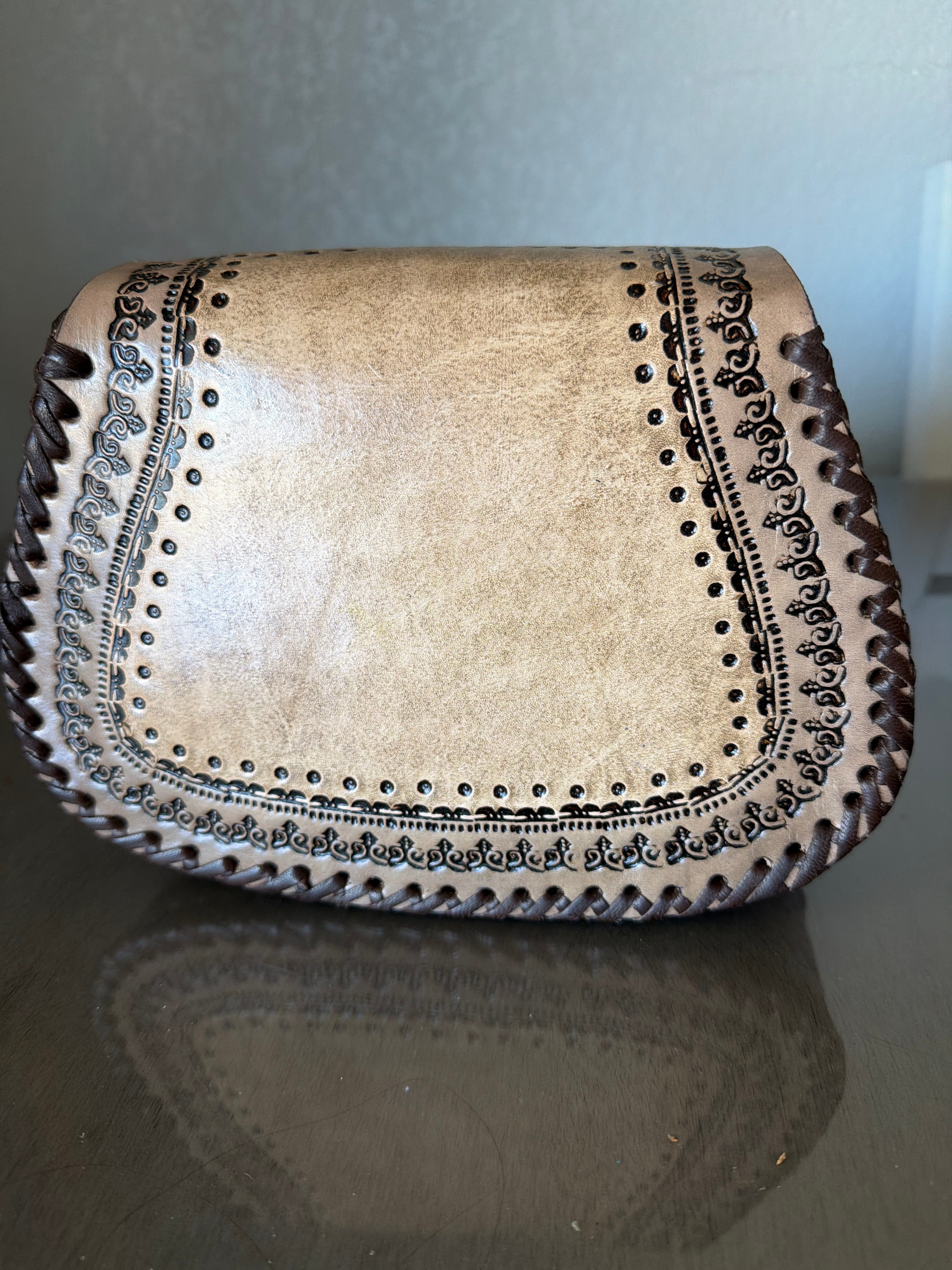 "Cross Amor" Bag - Leather Crossbody Bag with Flap