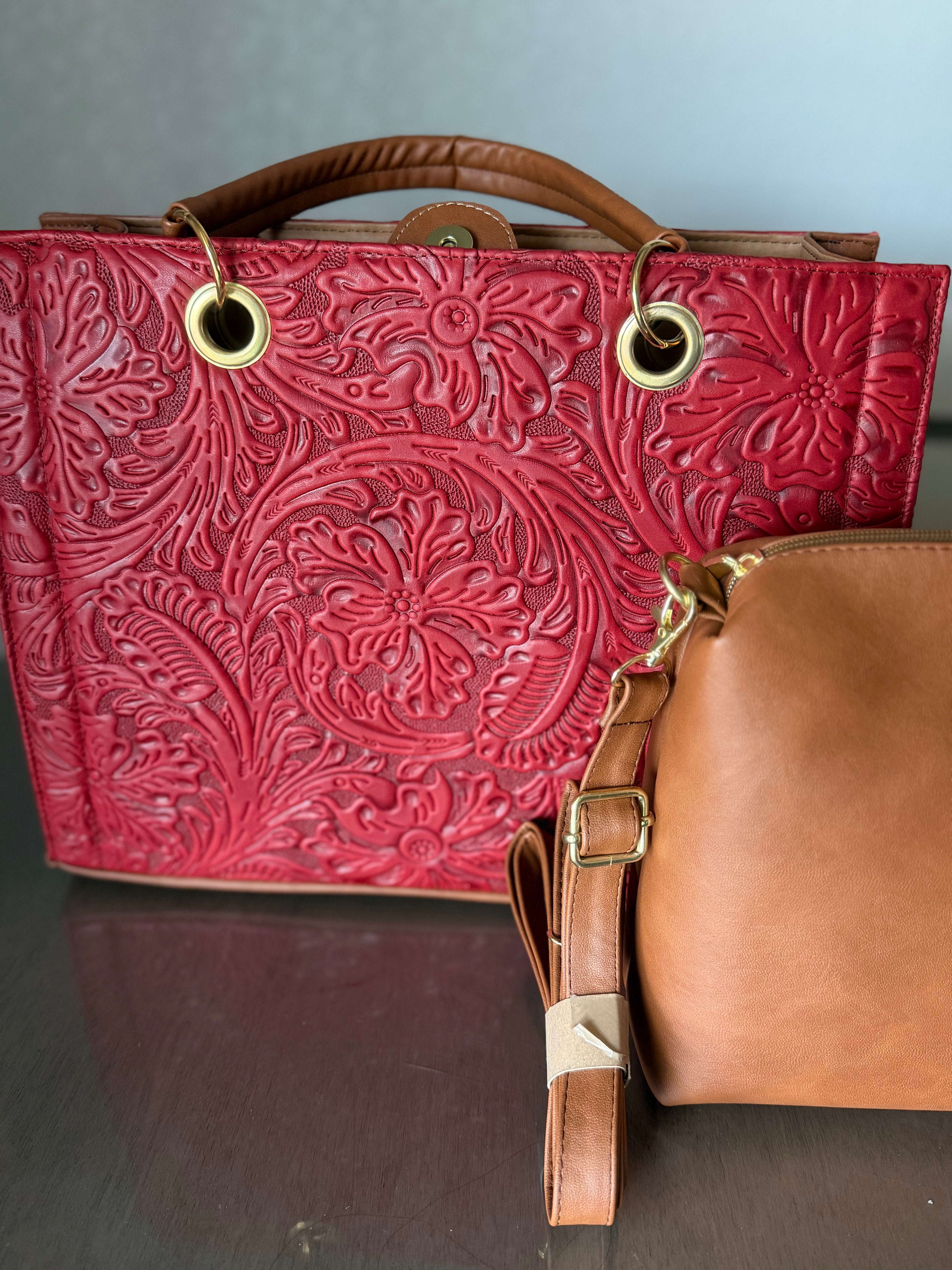 En relieve (Embossed)