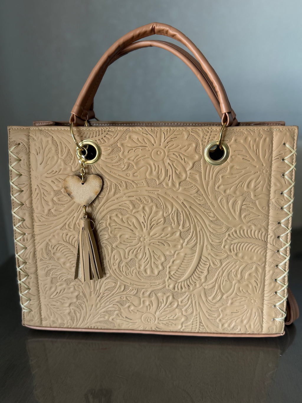 En relieve (Embossed)