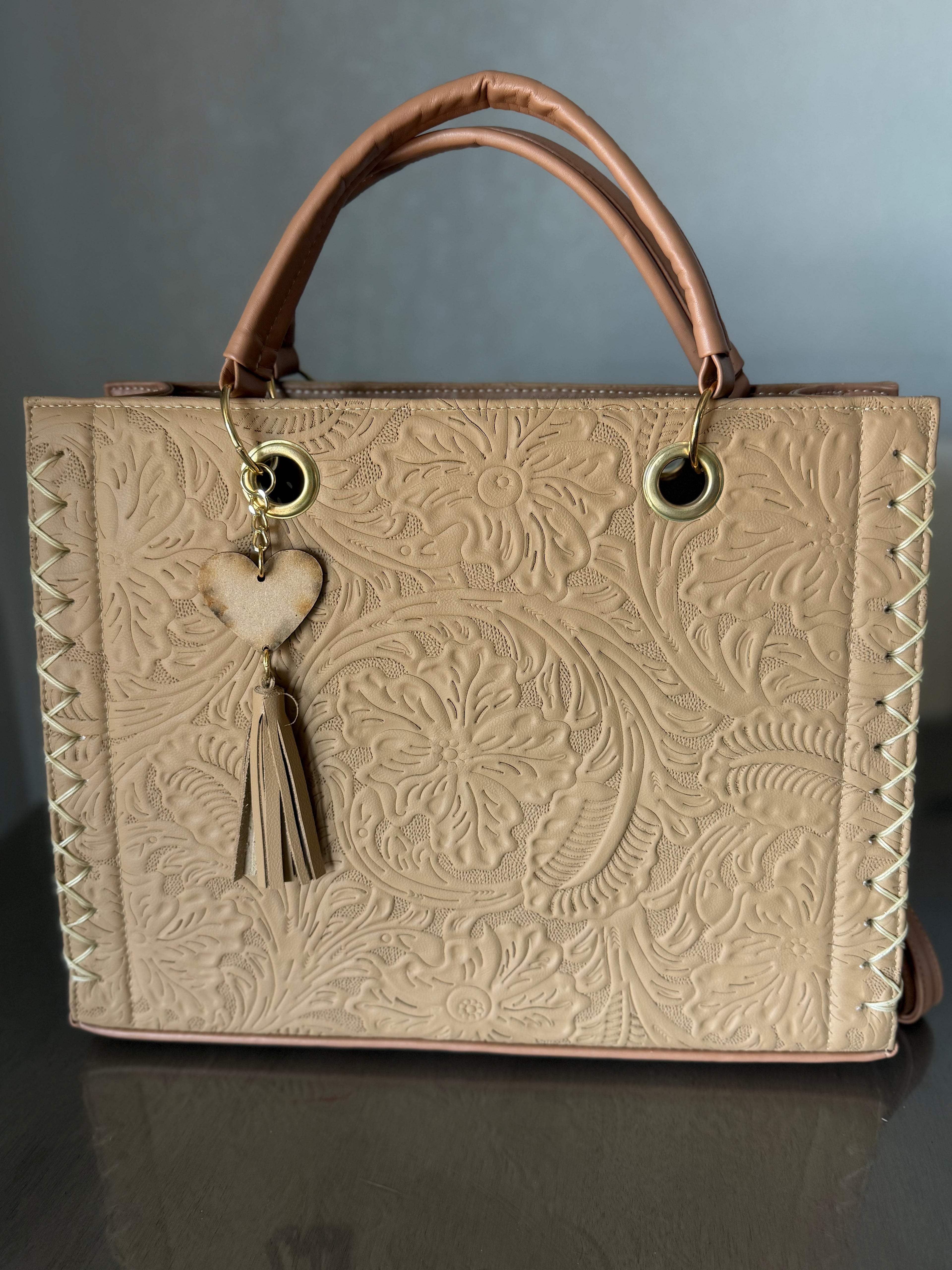 En relieve (Embossed)