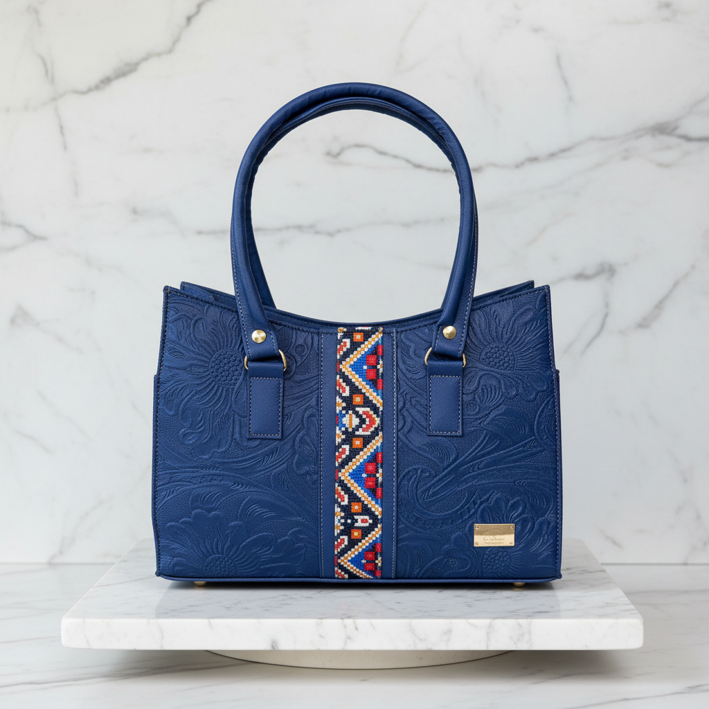 Bolso Tote Artesanal con Grabado Floral y Franja Geométrica