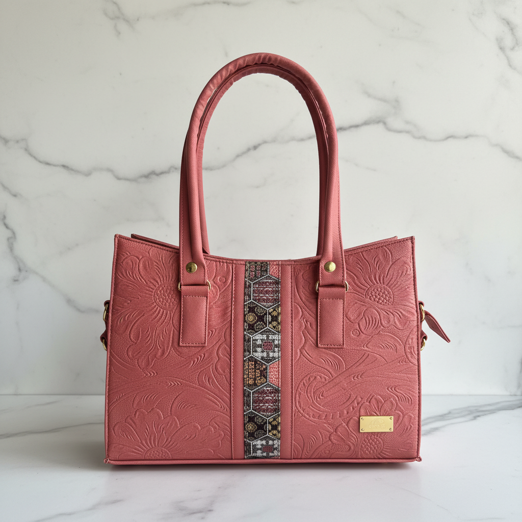 Bolso Tote Artesanal con Grabado Floral y Franja Geométrica